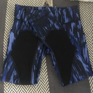 Lululemon running crops size 4